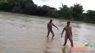 شواذ ينيكو بعض بقبضة اليد