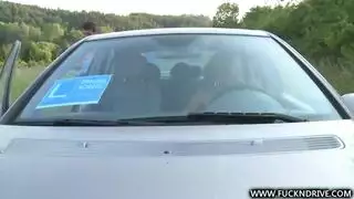 كس الشقراء الملتهب يحتاج إلى نيك عنيف من المدرب