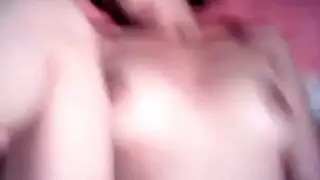 بنات في مع كلاب