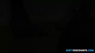 جنس صريح مع فتاة آسيوية رفيعة وفرجها الضيق