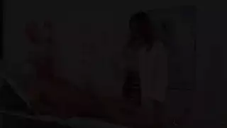 ممرضات سحاقيات صارخات في مشاهد إباحية
