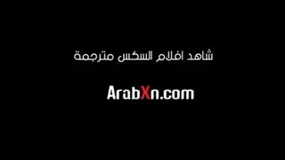 ام تعاقب بنتها بالنيك والسحاق