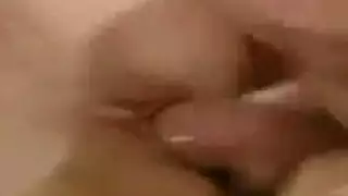 يسمح لأخته بالنوم مع حبيبها