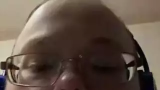 الغنائم يهز أحمر الشعر إفشل الغوص