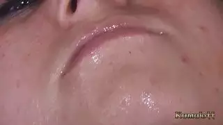 ممارسة الجنس مع شقراء شابة مع كس مبلل وساخن