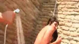 توسلت لي أن أفرغ حمولتي على وجهها الجميل