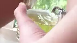 تيار بول ساخن يغطي وجهي بالكامل