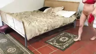 ينيك تحت امه الساخنة