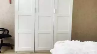 فتاة عربية مثيرة ذات أثداء ضخمة تحصل على سائل سياسي