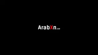الاخت تهيج على اخوها وهيه نائمه جواره