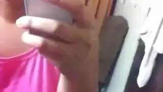 استمناء لاتيني صريح: هي تحب أن تعري نفسها للكاميرا