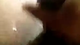 مضاجعة صناعية: ضرب مراهقة مقيدة بقضبان معدنية