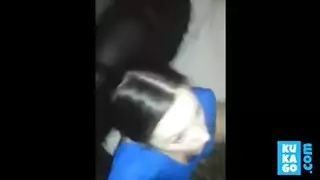 بعد تمديد شرجي، هذه العاهرة شقراء الشعر تفتح ساقيها لدق عميق