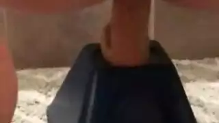 لقد تم القبض على زميلتي الجديدة في الغرفة على شريط بينما كان يمارس الجنس مع زوجة جارتي