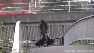 سمراء مغرية تنزل على عميلها المدفوع