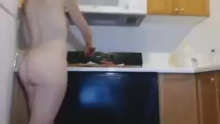 مدمن على انحناءات صديقته السمراء الساخنة