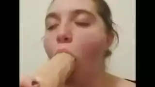 فرج أليسا سيمبسون المراهق يُضرب وهي ترتدي نظاراتها