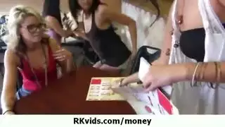 تمزق غشاء البكارة أول ظهور جنس عنيف