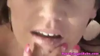 قذف على تلميذة يابانية إيلاج مزدوج وقذف على الوجه
