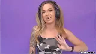 مشاهد ساخنة من القذف في الطيز في رسوم متحركة إكس إكس إكس