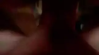 الهواة الآسيوية في سن المراهقة التقبيل على الرجل لها