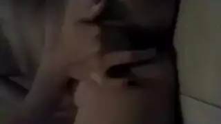 ممارسة الجنس على الشاطئ مع امرأة سمراء رائعة مع قضيب سيء