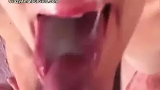 مشهد عبادة أحذية خاصة: رجل وسيم ناضج يقدم حركة عنيفة وعميقة