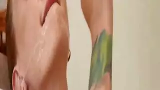 وضعية الكلب الوحشية لكس عذراوي ضيق مبلل