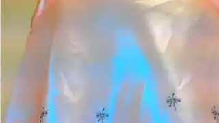 شقراء ساخنة تُقذف بالسائل المنوي بعد عرض استمناء فردي على الكاميرا
