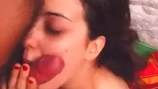هي صديقتي لكن كل ما تريده هو سائلي المنوي في فمها