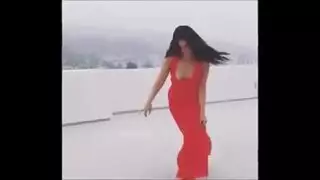 استمناء جيسيكا ليتل الإباحي في حوض الاستحمام