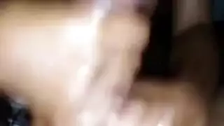 سمراء تقذف النبيذ من كسها