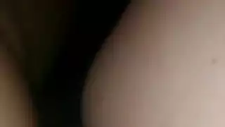 أم ناضجة تمارس الجنس البري في الهواء الطلق مع شاب أصغر