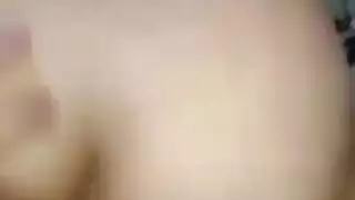 يجلب زبه على كسها