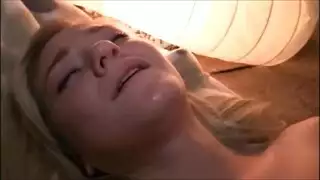 تلميذة آسيوية ترتدي الزي المدرسي يمارس الجنس معها رئيسها في النادي الرياضي