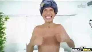 الزوجة تبلع السائل المنوي في مشهد مكثف