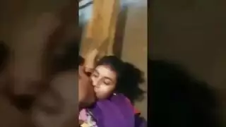 فتاة مصرية ممتلئة الجسم تظهر مؤخرتها الكبيرة ومهاراتها في الاستمناء