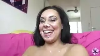 حليب النهود الكبيره