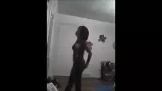 حركة سحاقية ساخنة: فتيات سمراوات تصل للمستوى الصريح
