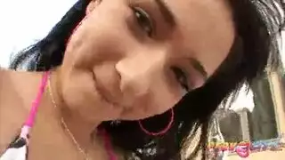يغتصبها ويرزقك ملابسها وينيكه بقوة