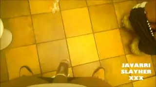 نيك في المطعم أمام الجميع