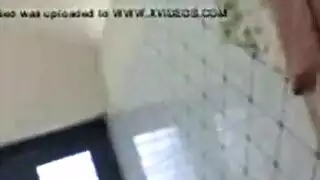عاهرة عراقية تأخذ جنس وجه وتُملأ بالسائل المنوي