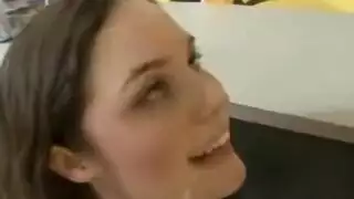 تريد انت نحمل مني