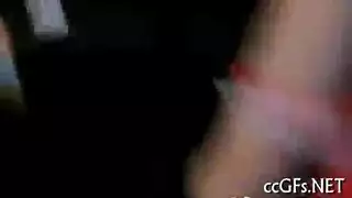 حفلة جنس في الصالون: حركات سحاقية مثيرة ومبللة