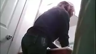 فتيات منقبات مثيرة يكشفن كل شيء في فيلم إباحي صريح