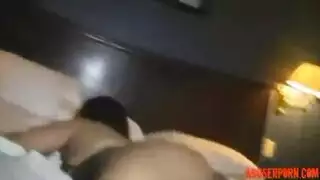عاهرة مراهقة صغيرة في مشهد غانغبانغ إكس إكس إكس مكثف