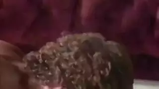 الممثلة المثيرة كاريينا تأخذ عدة أعضاء عميقة
