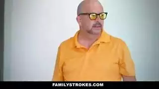 اب يمارس المحارم