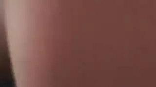 مقيد أبيض سخيف