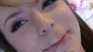 قرنية ناضجة فاتنة واحدة لعق دسار سميكة
